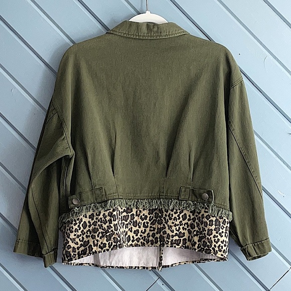 Lea & Viola olive green fringe cheetah print button down cropped fringe jacket - Picture 7 of 8